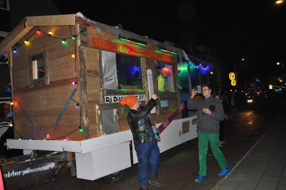 109_23-2102verlichteoptocht.jpg