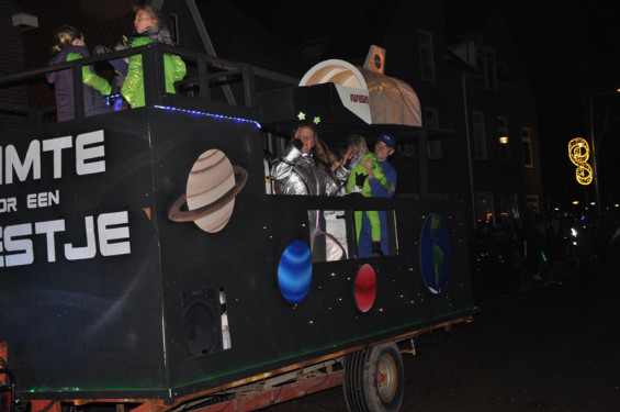 112_23-2102verlichteoptocht.jpg