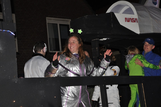 113_23-2102verlichteoptocht.jpg