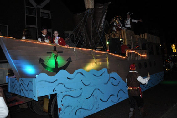 116_23-2102verlichteoptocht.jpg