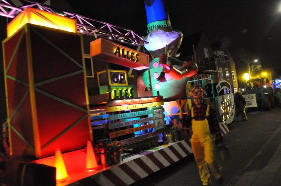 122_23-2102verlichteoptocht.jpg