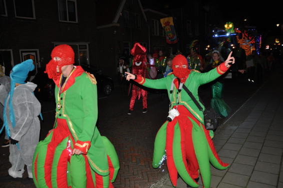 127_23-2102verlichteoptocht.jpg