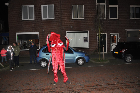 136_23-2102verlichteoptocht.jpg