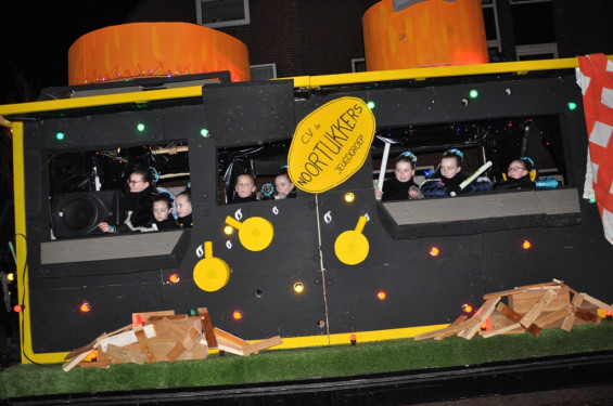 141_23-2102verlichteoptocht.jpg