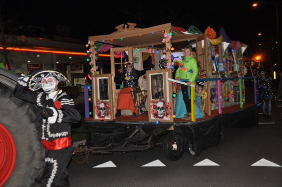145_23-2102verlichteoptocht.jpg