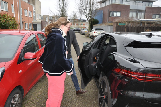 013_24-2202sleuteloverdracht.jpg