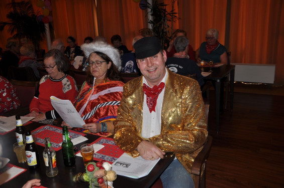 065_31-2502seniorenboerenbruiloft.jpg