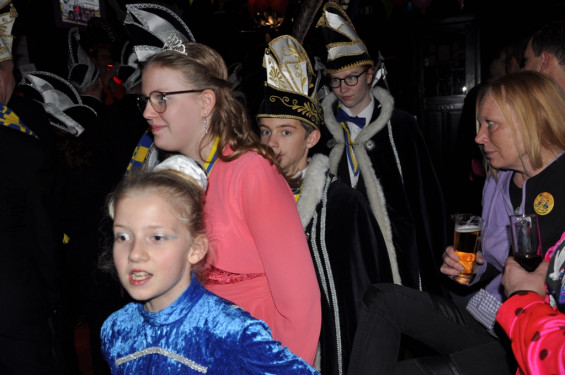 08_32-2502slotbal.jpg