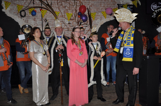 14_32-2502slotbal.jpg