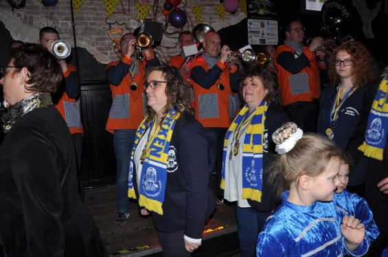 21_32-2502slotbal.jpg