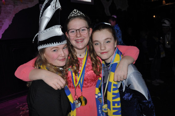 38_32-2502slotbal.jpg