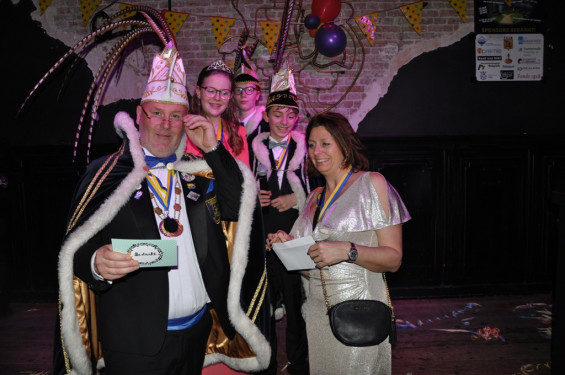46_32-2502slotbal.jpg