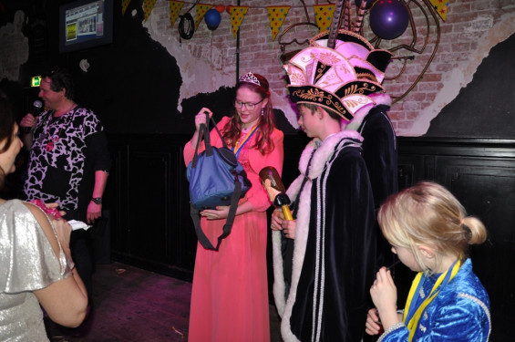 48_32-2502slotbal.jpg